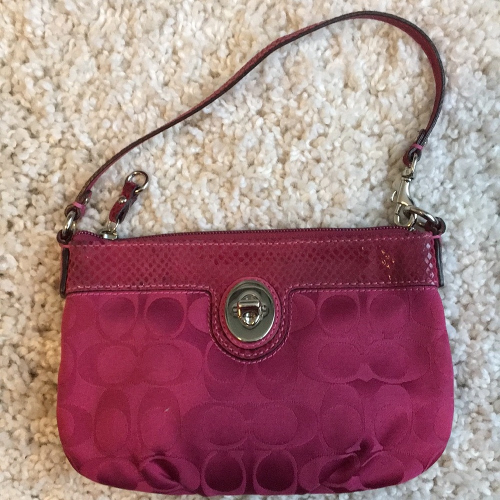 Coach Fushia Pink Wristlet.Pre Owned